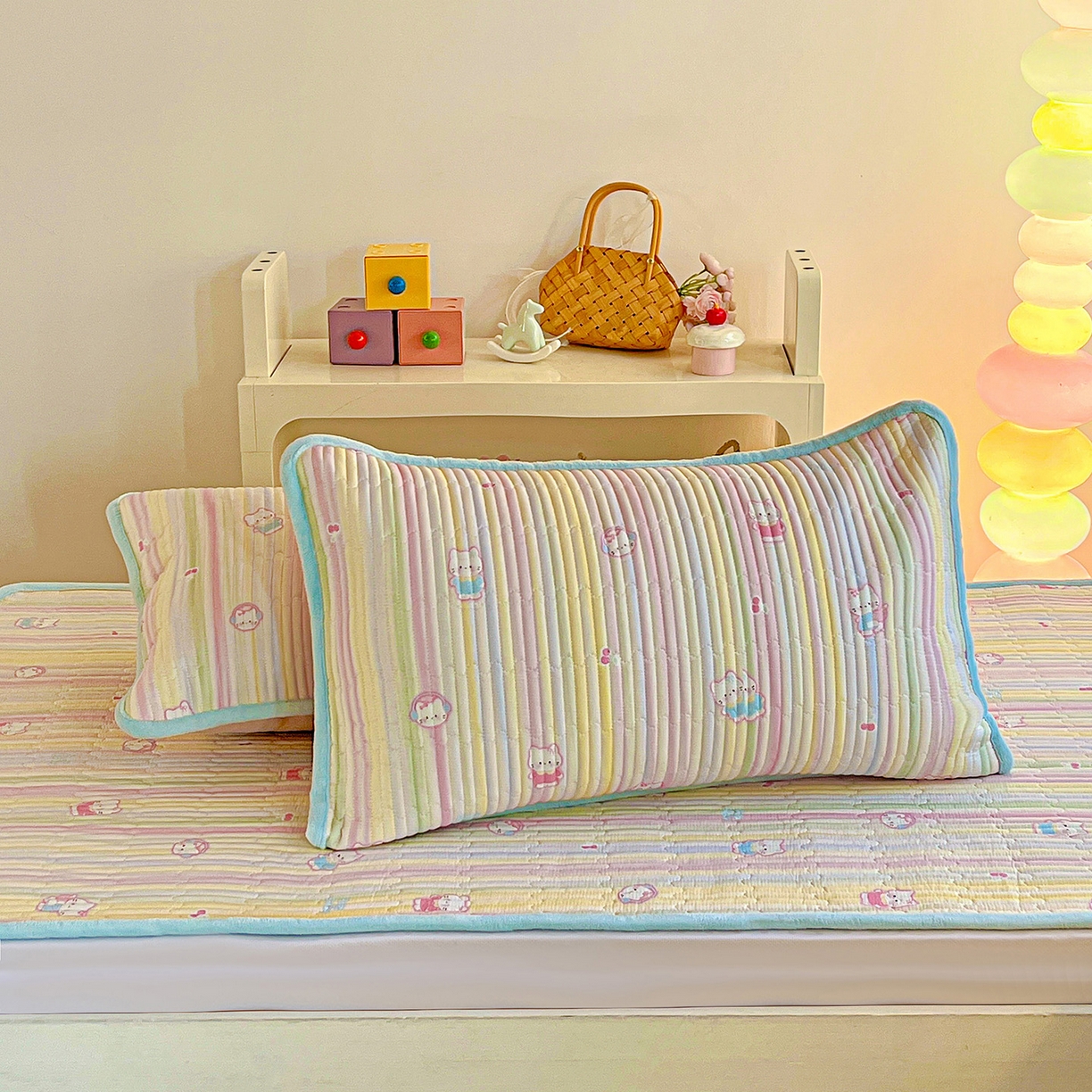 91家纺网 家纺一手货源 找家纺 恒尚居 2025新款纯棉牛奶绒学生床垫 双面两用夹棉床单床垫-秋冬款 四季通用 彩虹猫-A纯棉-B牛奶绒