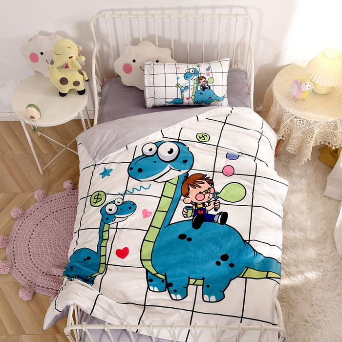 91家纺网 家纺一手货源 找家纺 萌宝家纺 2025秋冬幼儿园宝宝绒婴儿绒三件套被子六件套 恐龙男孩