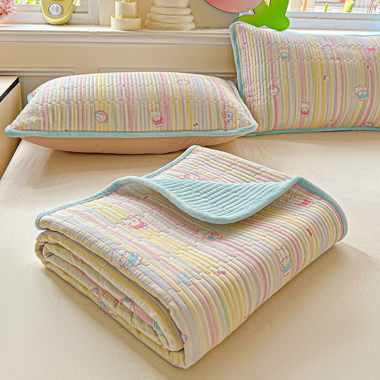 91家纺网 家纺一手货源 找家纺 恒尚居 2025新款纯棉牛奶绒学生床垫 双面两用夹棉床单床垫-秋冬款 四季通用 彩虹猫-A纯棉-B牛奶绒