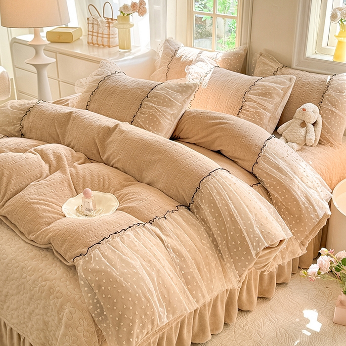 91家纺网 家纺一手货源 找家纺 （总）唐人居 2025新款雕花牛奶绒花边四件套--初恋系列