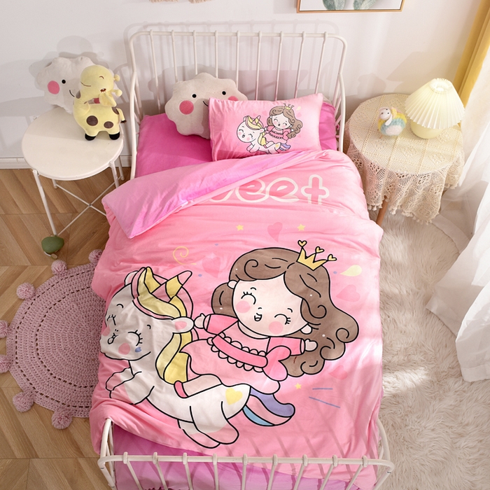 91家纺网 家纺一手货源 找家纺 萌宝家纺 2025秋冬幼儿园宝宝绒婴儿绒三件套被子六件套 木马公主