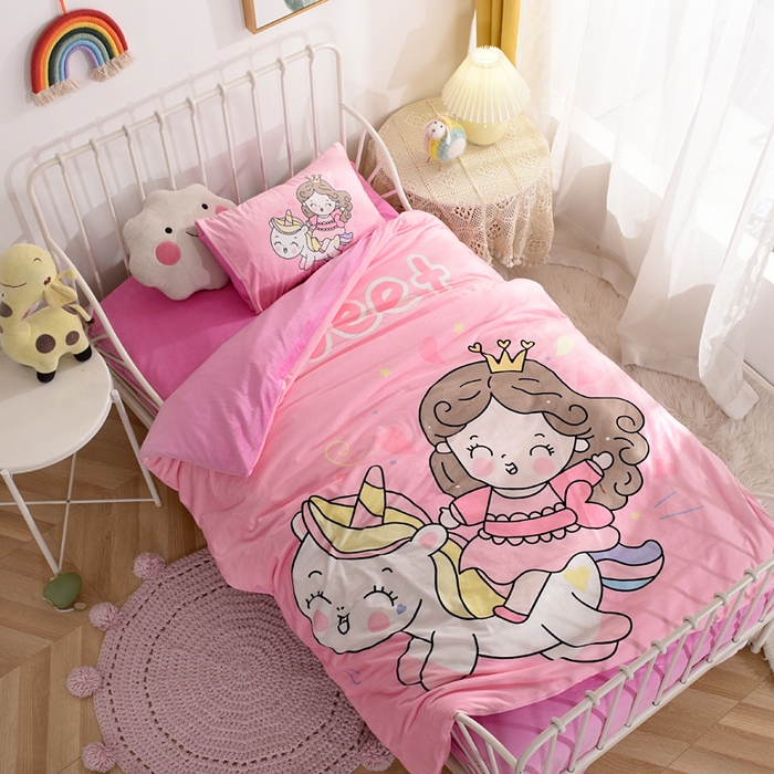 91家纺网 家纺一手货源 找家纺 萌宝家纺 2025秋冬幼儿园宝宝绒婴儿绒三件套被子六件套 木马公主