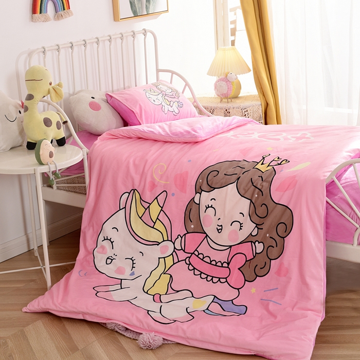 91家纺网 家纺一手货源 找家纺 萌宝家纺 2025秋冬幼儿园宝宝绒婴儿绒三件套被子六件套 木马公主