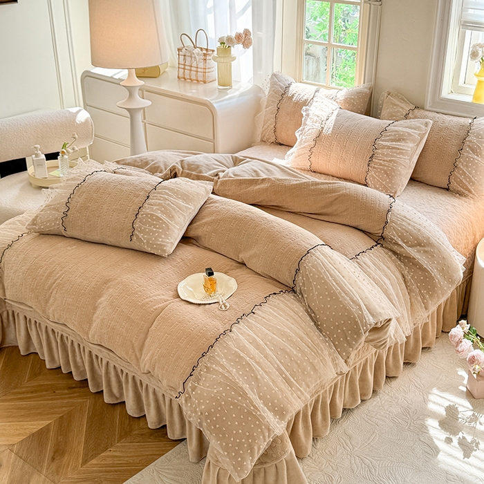 91家纺网 家纺一手货源 找家纺 唐人居 2025新款雕花牛奶绒花边四件套--初恋系列 初恋-卡其