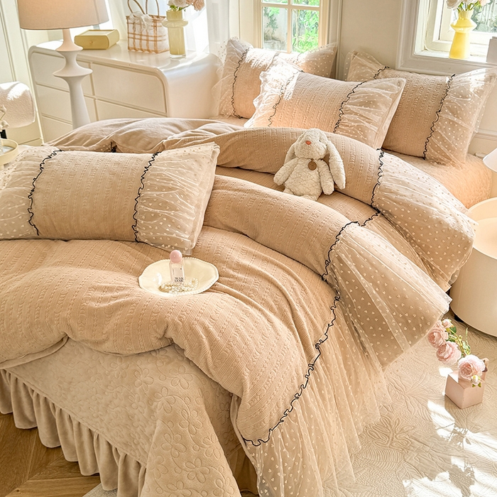 91家纺网 家纺一手货源 找家纺 唐人居 2025新款雕花牛奶绒花边四件套--初恋系列 初恋-卡其