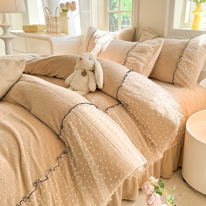 91家纺网 家纺一手货源 找家纺 唐人居 2025新款雕花牛奶绒花边四件套--初恋系列 初恋-卡其