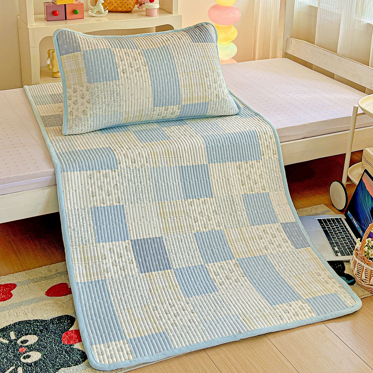 91家纺网 家纺一手货源 找家纺 恒尚居 2025新款纯棉牛奶绒学生床垫 双面两用夹棉床单床垫-秋冬款 四季通用 芳菲-蓝-A纯棉-B牛奶绒