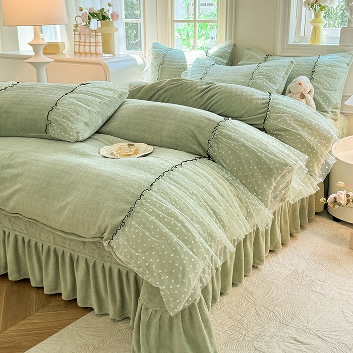 91家纺网 家纺一手货源 找家纺 唐人居 2025新款雕花牛奶绒花边四件套--初恋系列 初恋-浅绿