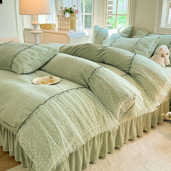 91家纺网 家纺一手货源 找家纺 唐人居 2025新款雕花牛奶绒花边四件套--初恋系列 初恋-浅绿