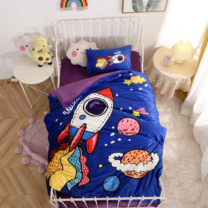 91家纺网 家纺一手货源 找家纺 萌宝家纺 2025秋冬幼儿园宝宝绒婴儿绒三件套被子六件套 太空飞船
