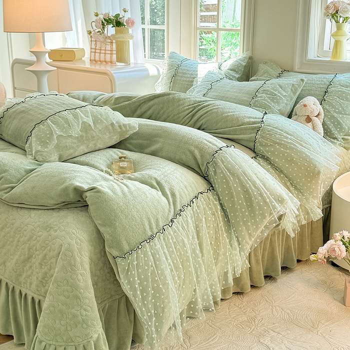 91家纺网 家纺一手货源 找家纺 唐人居 2025新款雕花牛奶绒花边四件套--初恋系列 初恋-浅绿