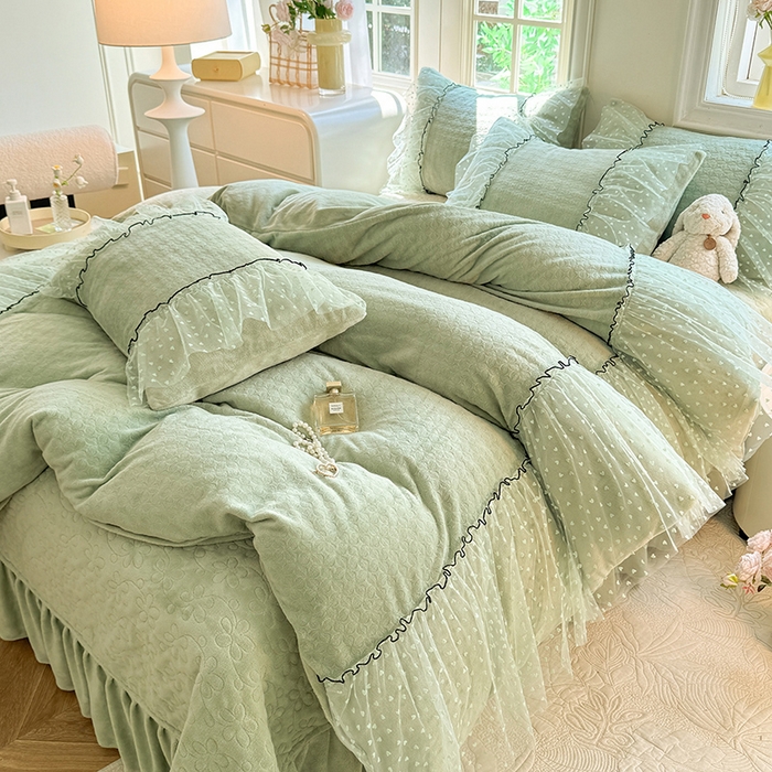 91家纺网 家纺一手货源 找家纺 唐人居 2025新款雕花牛奶绒花边四件套--初恋系列 初恋-浅绿