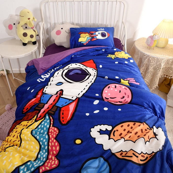 91家纺网 家纺一手货源 找家纺 萌宝家纺 2025秋冬幼儿园宝宝绒婴儿绒三件套被子六件套 太空飞船