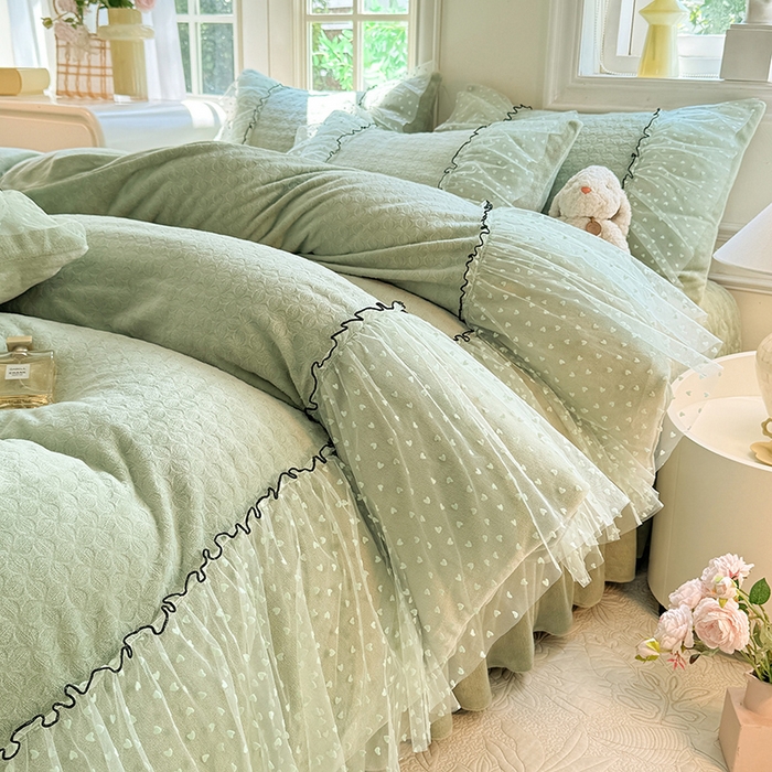 91家纺网 家纺一手货源 找家纺 唐人居 2025新款雕花牛奶绒花边四件套--初恋系列 初恋-浅绿