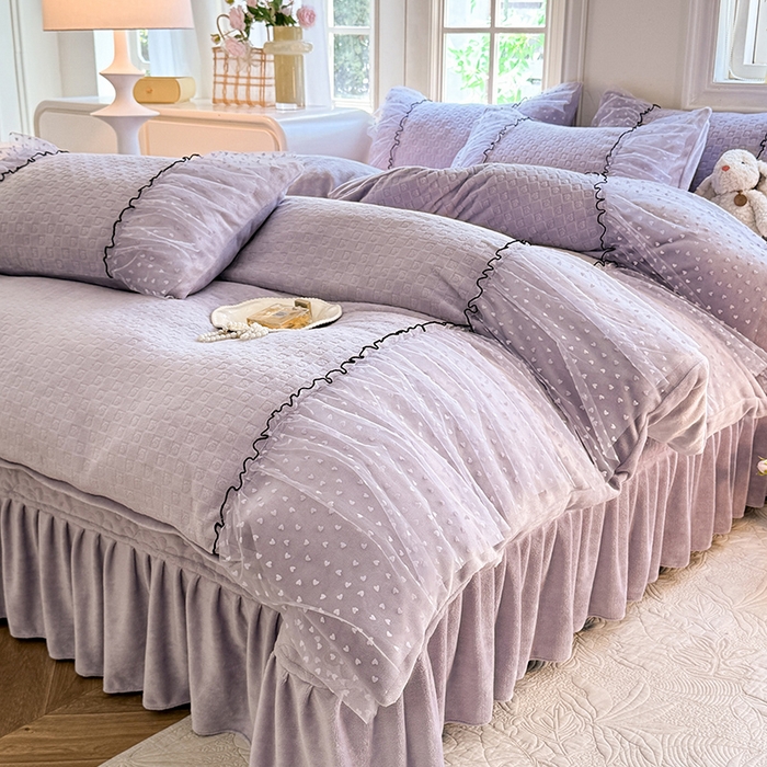 91家纺网 家纺一手货源 找家纺 唐人居 2025新款雕花牛奶绒花边四件套--初恋系列 初恋-浅紫