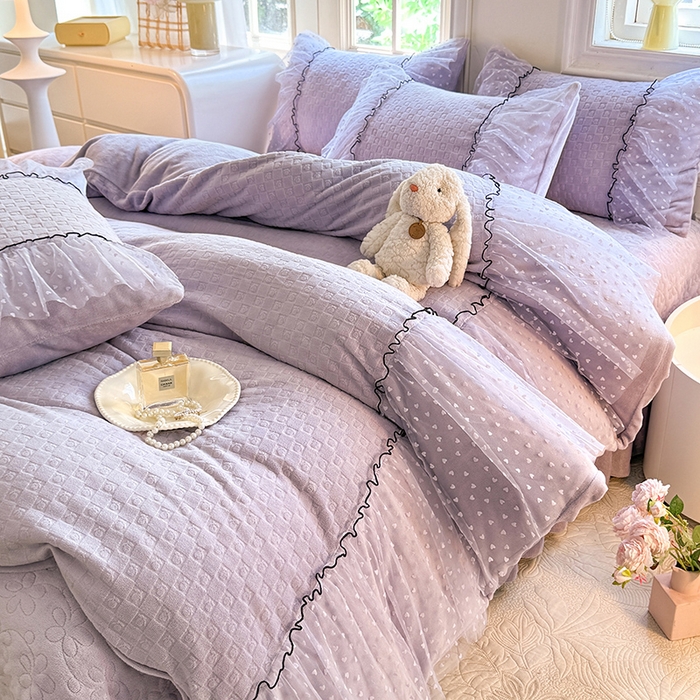 91家纺网 家纺一手货源 找家纺 唐人居 2025新款雕花牛奶绒花边四件套--初恋系列 初恋-浅紫