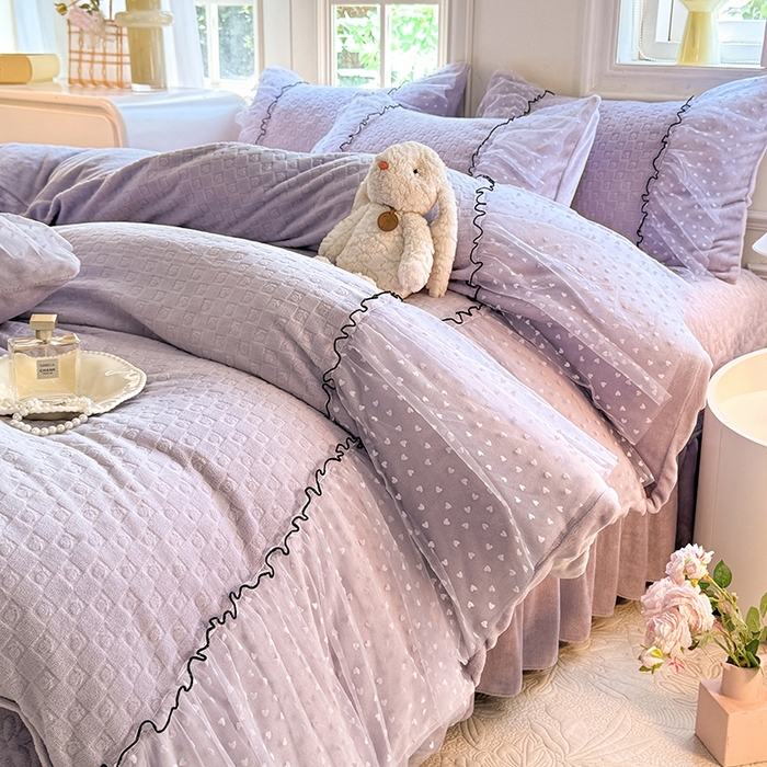91家纺网 家纺一手货源 找家纺 唐人居 2025新款雕花牛奶绒花边四件套--初恋系列 初恋-浅紫