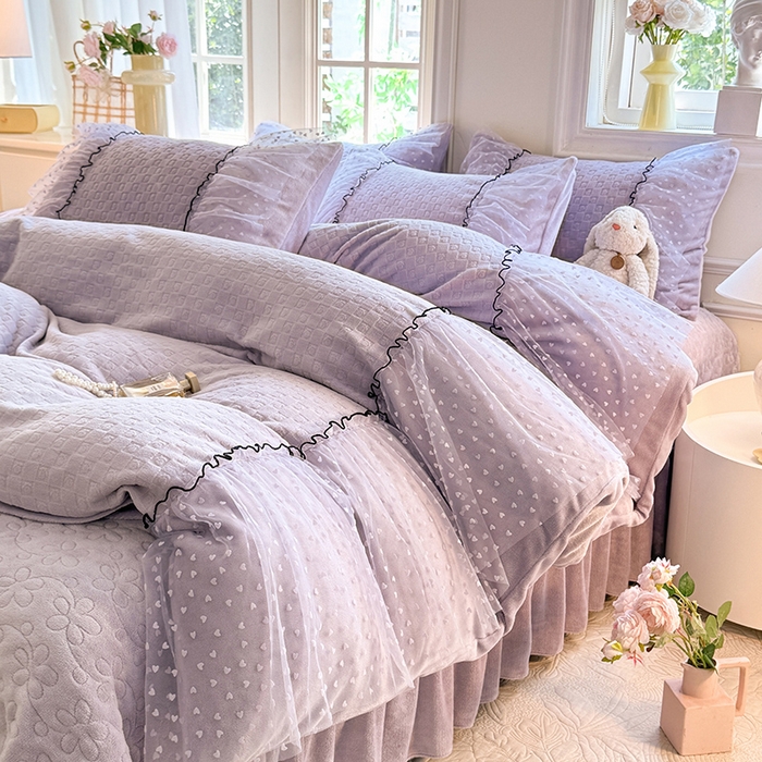 91家纺网 家纺一手货源 找家纺 唐人居 2025新款雕花牛奶绒花边四件套--初恋系列 初恋-浅紫