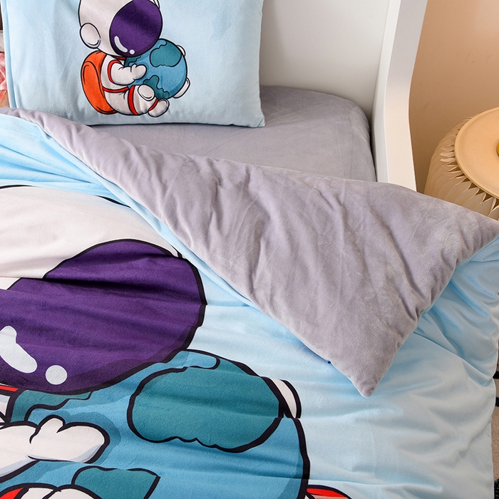 91家纺网 家纺一手货源 找家纺 萌宝家纺 2025秋冬幼儿园宝宝绒婴儿绒三件套被子六件套 太空人