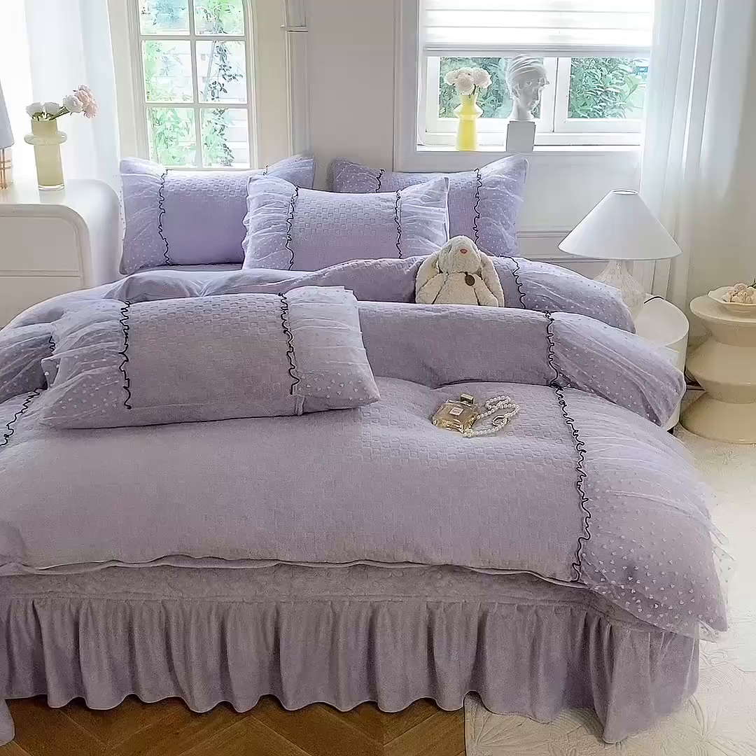 91家纺网 家纺一手货源 找家纺 唐人居 2025新款雕花牛奶绒花边四件套--初恋系列 初恋-浅紫