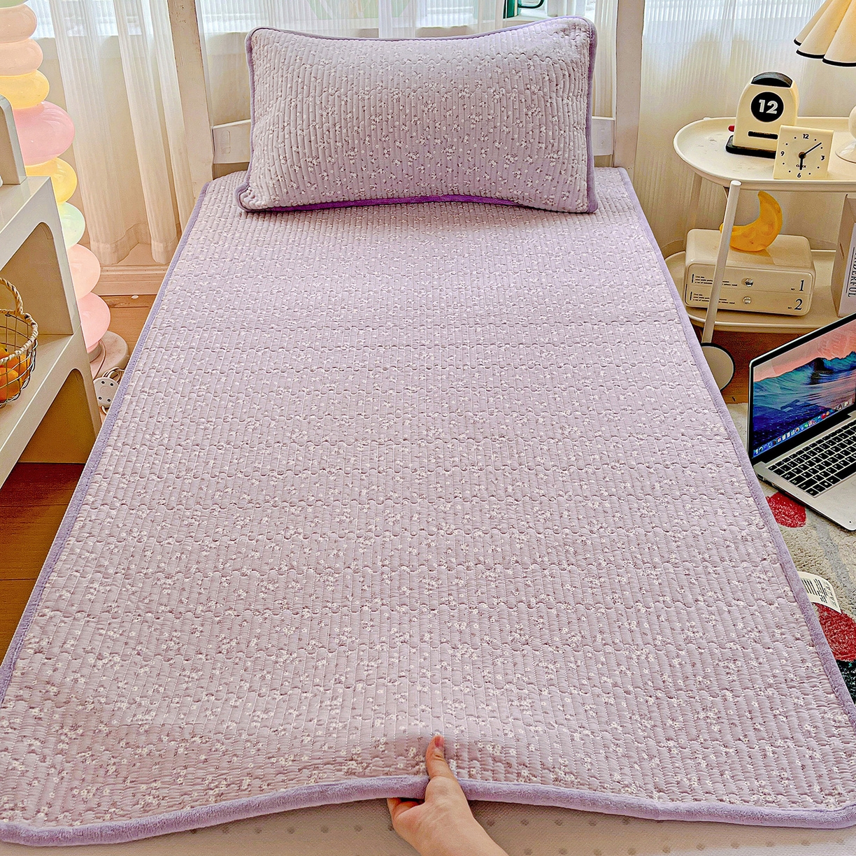 91家纺网 家纺一手货源 找家纺 恒尚居 2025新款纯棉牛奶绒学生床垫 双面两用夹棉床单床垫-秋冬款 四季通用 花言-A纯棉-B牛奶绒