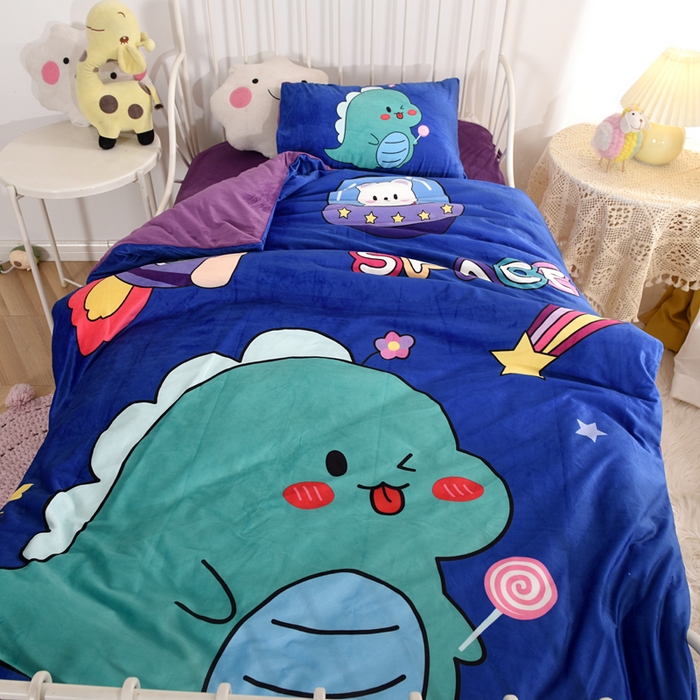 91家纺网 家纺一手货源 找家纺 萌宝家纺 2025秋冬幼儿园宝宝绒婴儿绒三件套被子六件套 小恐龙