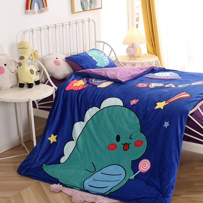 91家纺网 家纺一手货源 找家纺 萌宝家纺 2025秋冬幼儿园宝宝绒婴儿绒三件套被子六件套 小恐龙