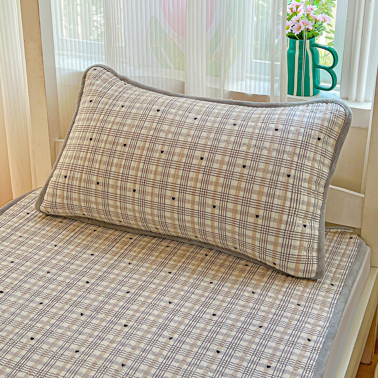 91家纺网 家纺一手货源 找家纺 恒尚居 2025新款纯棉牛奶绒学生床垫 双面两用夹棉床单床垫-秋冬款 四季通用 简格调-A纯棉-B牛奶绒