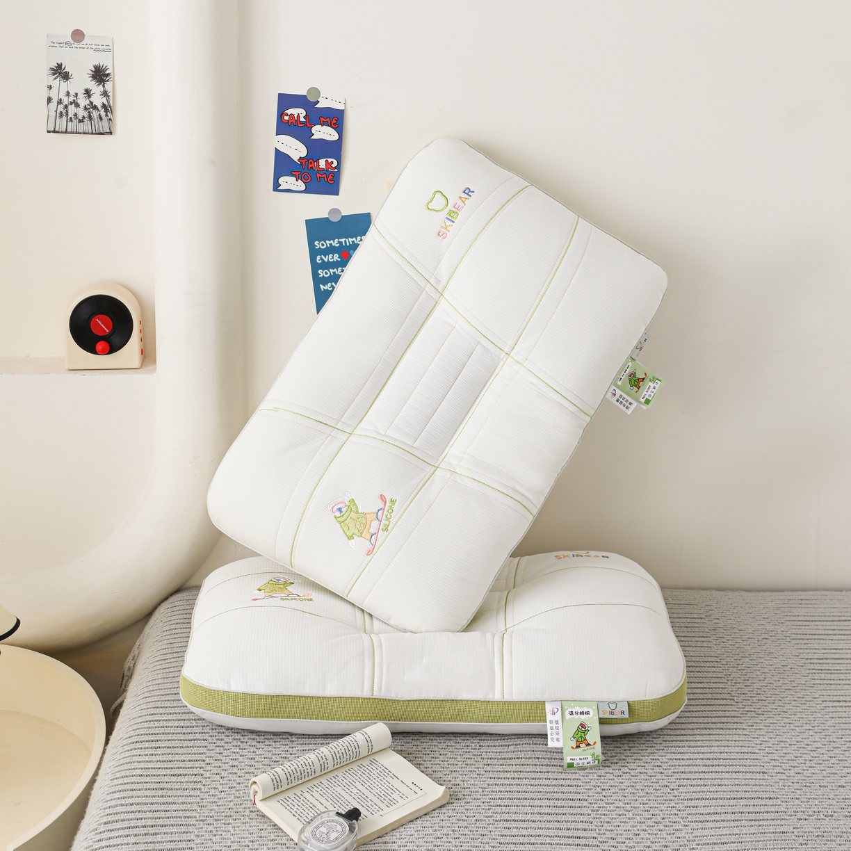 91家纺网 家纺一手货源 找家纺 晚儿 2025新款滑板熊护颈枕头枕芯 滑板熊-绿