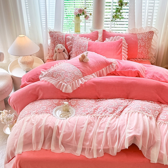 91家纺网 家纺一手货源 找家纺 （总）唐人居 2025新款高克重牛奶绒蕾丝雪纺花边四件套-丘比特