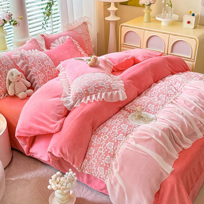 91家纺网 家纺一手货源 找家纺 （总）唐人居 2025新款高克重牛奶绒蕾丝雪纺花边四件套-丘比特