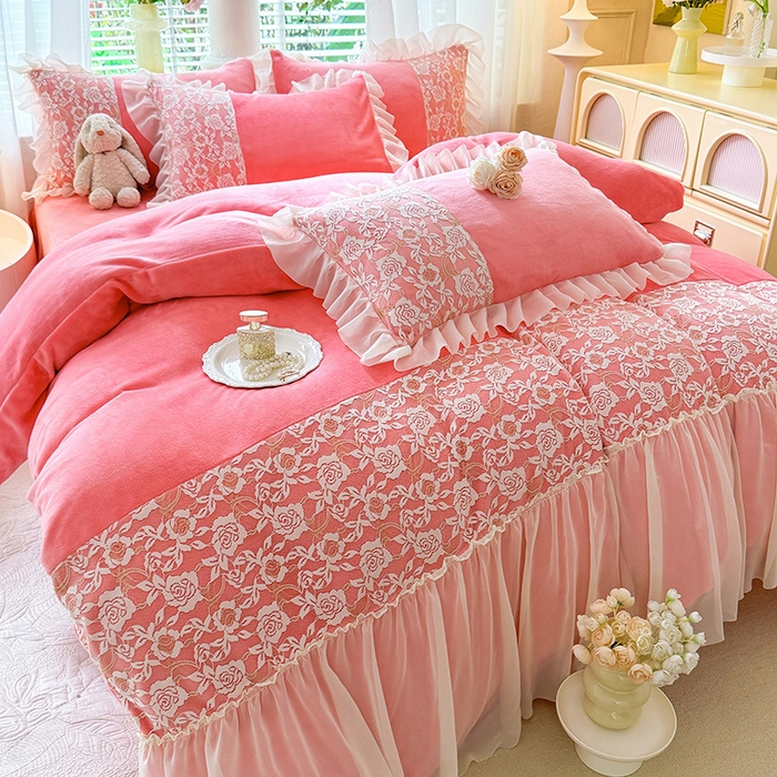 91家纺网 家纺一手货源 找家纺 唐人居 2025新款高克重牛奶绒蕾丝雪纺花边四件套-丘比特 丘比特-粉玉