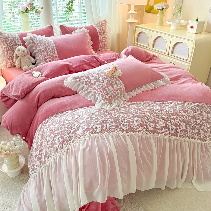 91家纺网 家纺一手货源 找家纺 唐人居 2025新款高克重牛奶绒蕾丝雪纺花边四件套-丘比特 丘比特-豆沙