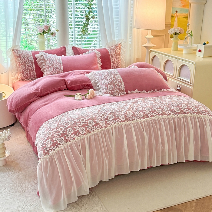 91家纺网 家纺一手货源 找家纺 唐人居 2025新款高克重牛奶绒蕾丝雪纺花边四件套-丘比特 丘比特-豆沙