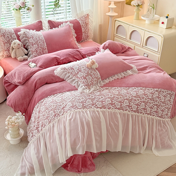 91家纺网 家纺一手货源 找家纺 唐人居 2025新款高克重牛奶绒蕾丝雪纺花边四件套-丘比特 丘比特-豆沙