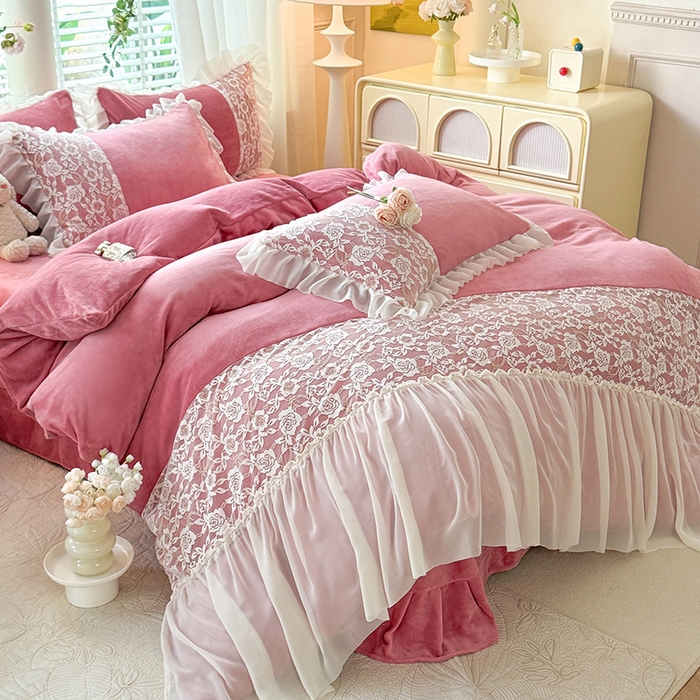 91家纺网 家纺一手货源 找家纺 唐人居 2025新款高克重牛奶绒蕾丝雪纺花边四件套-丘比特 丘比特-豆沙