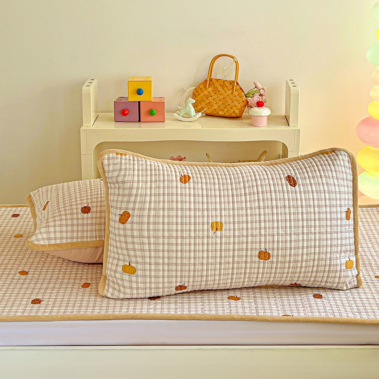 91家纺网 家纺一手货源 找家纺 恒尚居 2025新款纯棉牛奶绒学生床垫 双面两用夹棉床单床垫-秋冬款 四季通用 南瓜奇趣-A纯棉-B牛奶绒