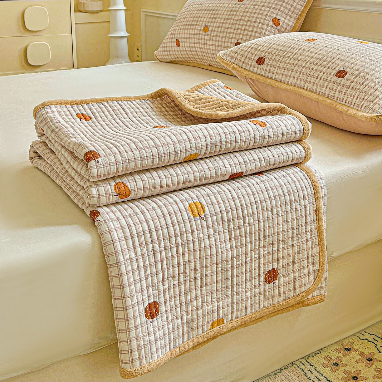 91家纺网 家纺一手货源 找家纺 恒尚居 2025新款纯棉牛奶绒学生床垫 双面两用夹棉床单床垫-秋冬款 四季通用 南瓜奇趣-A纯棉-B牛奶绒