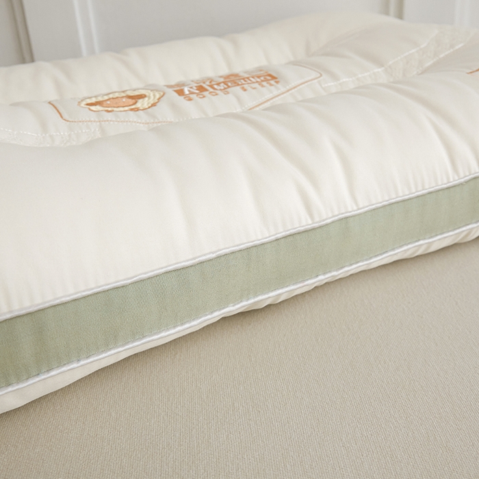 91家纺网 家纺一手货源 找家纺 小米枕芯 2025新款刺绣羊绒蛋白护颈枕头枕芯 羊绒蛋白 绿色边【一对装】