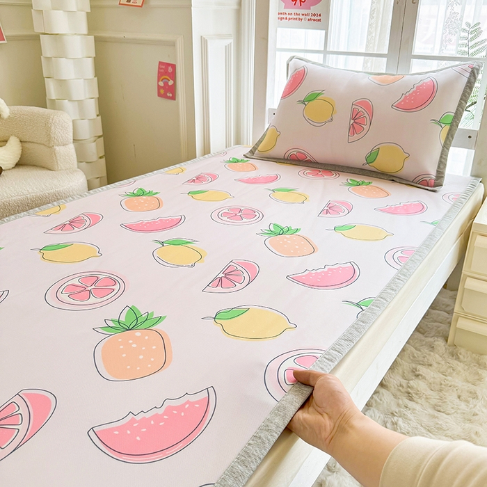 91家纺网 家纺一手货源 找家纺 萌宝家纺 2025新款小清新卡通学生宿舍凉席幼儿园小学生冰丝席冰藤软席 清新西柚