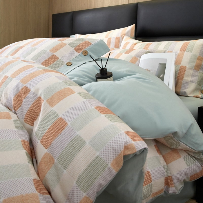 91家纺网 家纺一手货源 找家纺 沐白家居 2025新款全棉生态磨毛印花四件套-纽扣工艺款 闲偶-绿