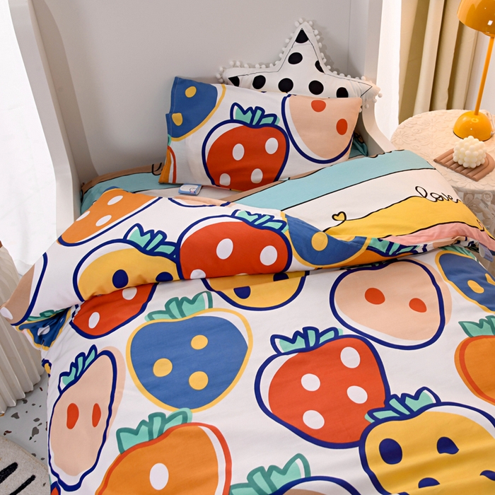 91家纺网 家纺一手货源 找家纺 萌宝家纺 2025新款幼儿园全棉纯棉三件套含芯婴童多件套 大草莓