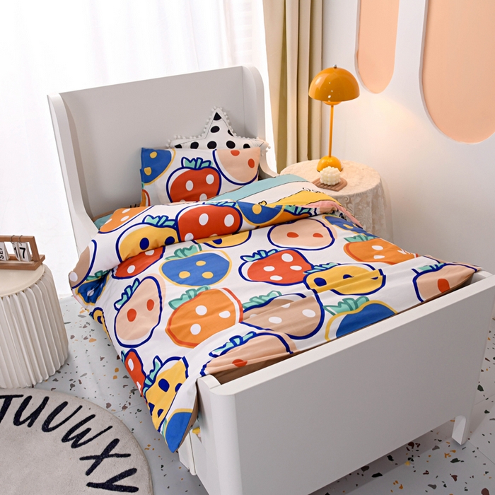 91家纺网 家纺一手货源 找家纺 萌宝家纺 2025新款幼儿园全棉纯棉三件套含芯婴童多件套 大草莓