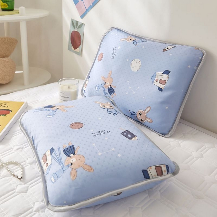 91家纺网 家纺一手货源 找家纺 小米枕芯 2025新款全棉儿童凉感冰爽柔软舒适亲肤枕头枕芯 蓝色星空【单只装】