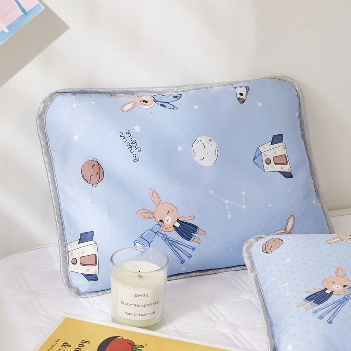 91家纺网 家纺一手货源 找家纺 小米枕芯 2025新款全棉儿童凉感冰爽柔软舒适亲肤枕头枕芯 蓝色星空【单只装】