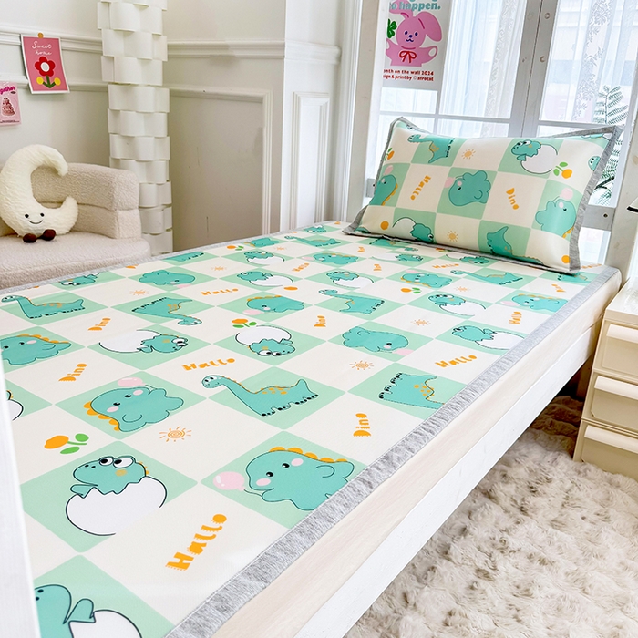 91家纺网 家纺一手货源 找家纺 萌宝家纺 2025新款小清新卡通学生宿舍凉席幼儿园小学生冰丝席冰藤软席 恐龙宝宝