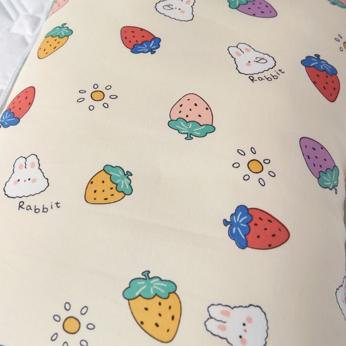 91家纺网 家纺一手货源 找家纺 小米枕芯 2025新款全棉儿童凉感冰爽柔软舒适亲肤枕头枕芯 米色草莓园【单只装】