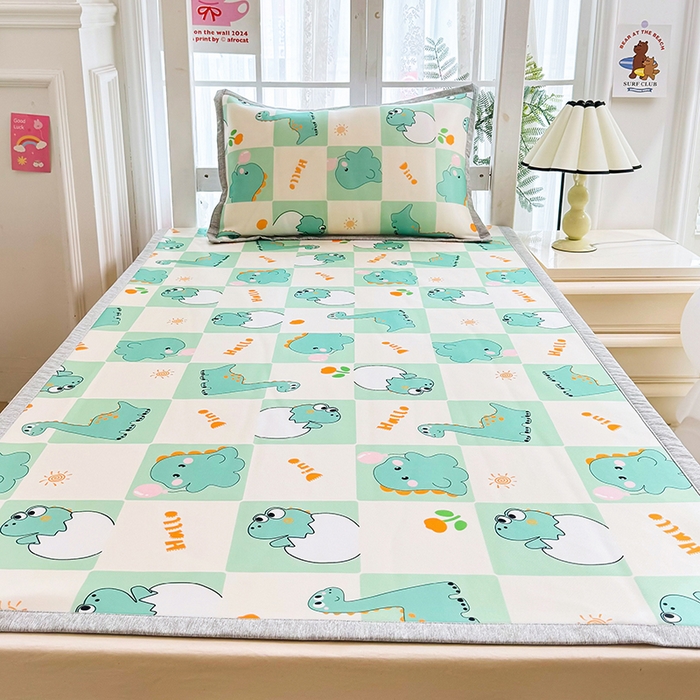 91家纺网 家纺一手货源 找家纺 萌宝家纺 2025新款小清新卡通学生宿舍凉席幼儿园小学生冰丝席冰藤软席 恐龙宝宝