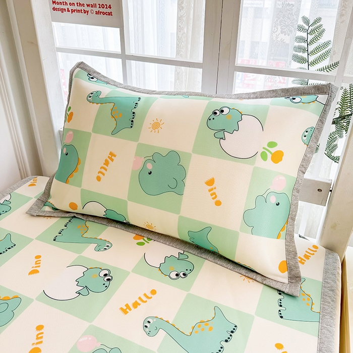 91家纺网 家纺一手货源 找家纺 萌宝家纺 2025新款小清新卡通学生宿舍凉席幼儿园小学生冰丝席冰藤软席 恐龙宝宝