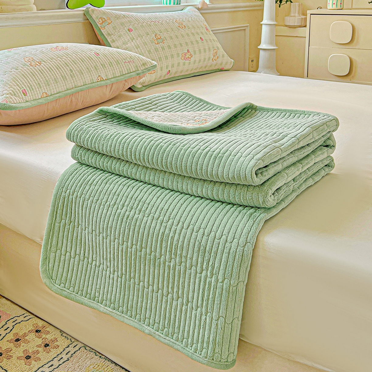 91家纺网 家纺一手货源 找家纺 恒尚居 2025新款纯棉牛奶绒学生床垫 双面两用夹棉床单床垫-秋冬款 四季通用 甜心旺旺-A纯棉-B牛奶绒